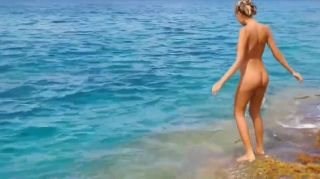 Footfetish Young Russian - beach dancing Famosa - 1