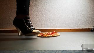 Making Love Porn AdriCrush slippery pizza in emo converse high heels Rubbing - 1