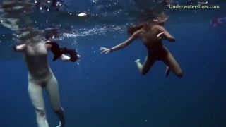 Bongacams Submerged Hot Babes Underwater Alrincon - 1