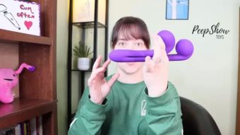 Hot Brunette Toy Review - Snail Vibe Dual-Stimulating Vibrator, Courtesy of Peepshow Toys! Family Roleplay